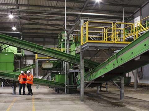 Solid waste recycling machine